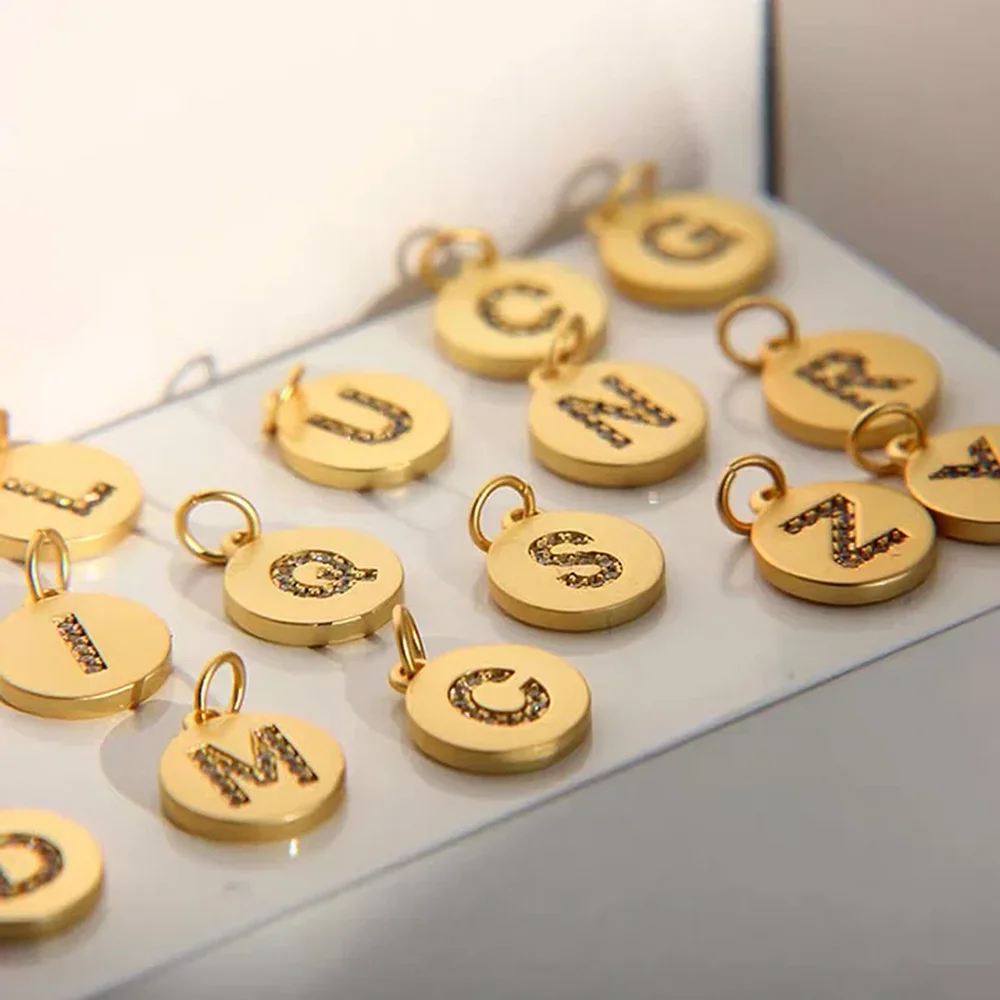 CARLIDANA Hochwertige 18K vergoldete Edelstahl-Halskette Micro Pave Kristall Zirkon Buchstaben Anhänger Halskette für Frauen