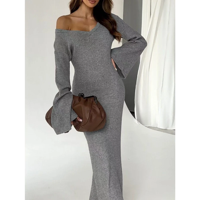 

Sexy Slim Fit Long Sleeved Knitted Autumn and Winter Dress with Pit Stripe As The Base, Fashionable New Fish Tail Long Skirt