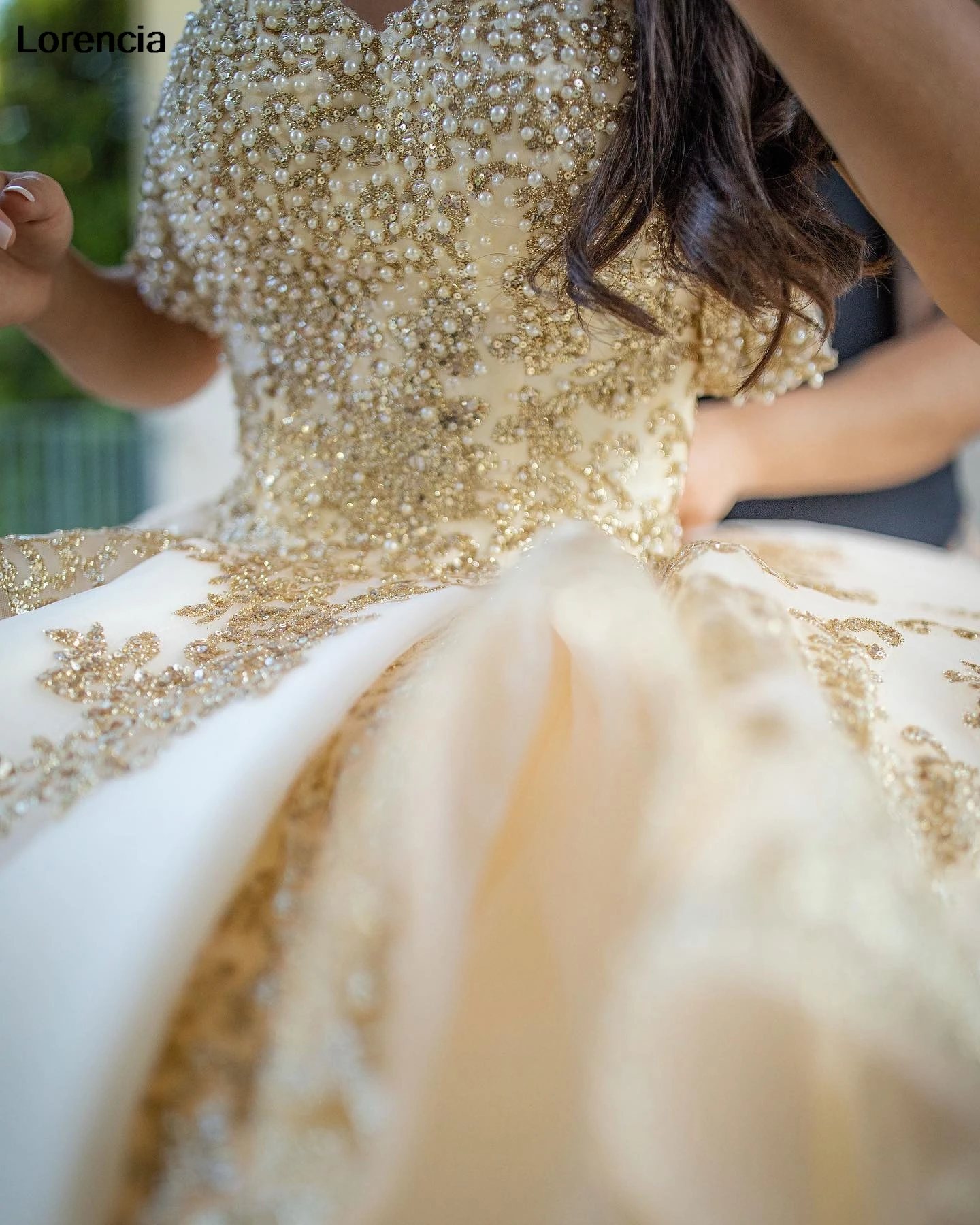 Customized Shiny Quinceanera Dress Ball Gown Gold Lace Applique Beaded Pearls Tiered Corset Sweet 16 Vestidos De 15 Años YQD964