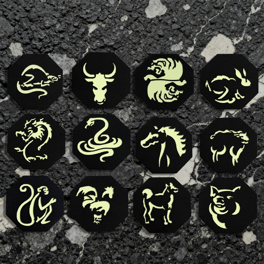 

An Animal Graphic Ir Reflective, Luminous Laser-Engraved Personalized Creative Chest Patch Badge-Sticker, with a Glow-In-The-Dark Effect, Has a Hook Fastener on the Back, Suitable for Bags, Backpacks, Vests, and Clothing Embroidery Patches