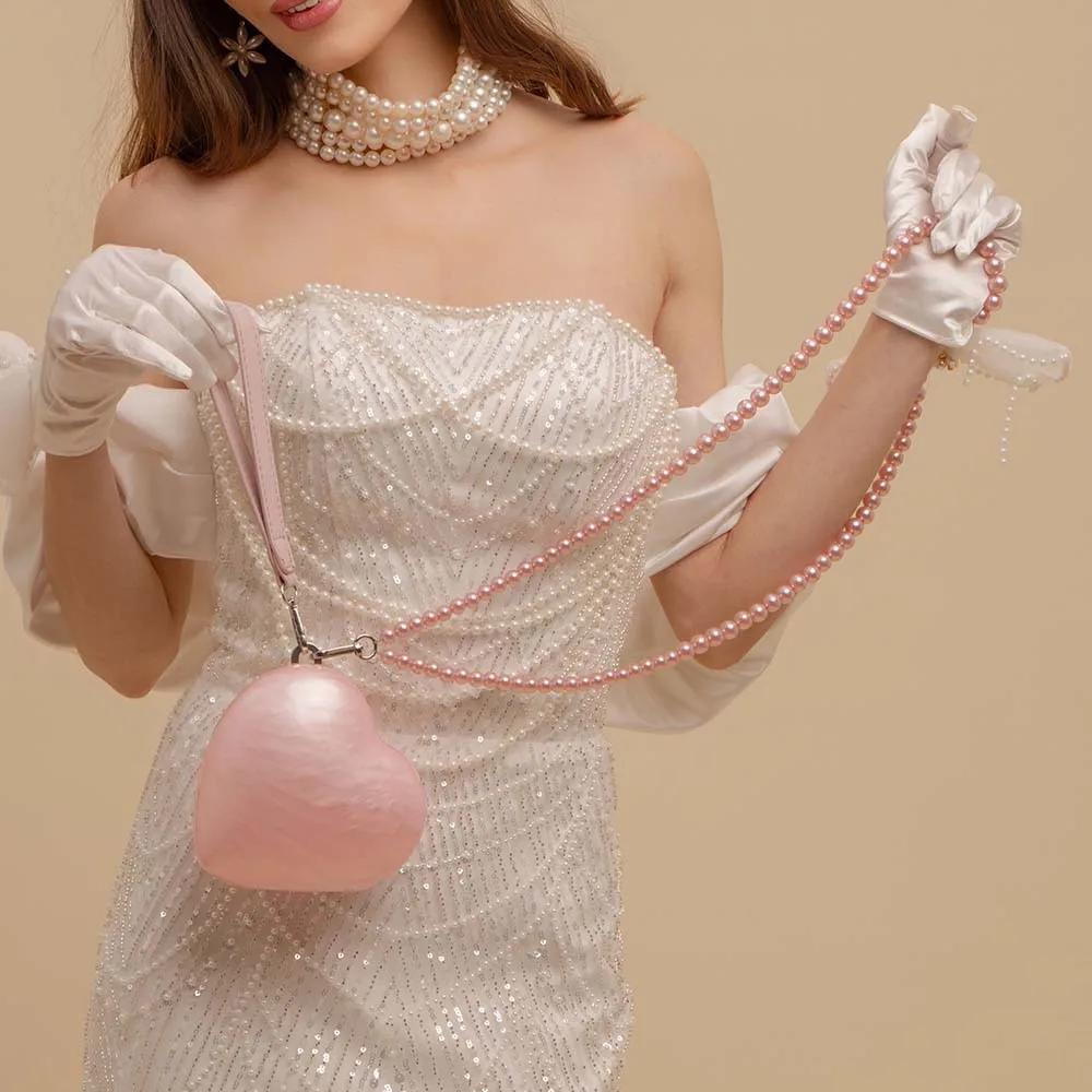 

New Fashionable Transparent Pink Heart-shaped Acrylic Handheld Evening Bag for Women A Stylish and Trendy Gift