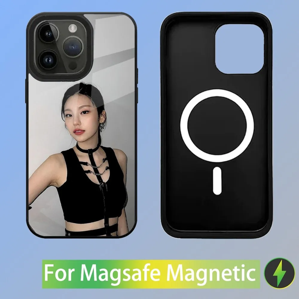 Hwang Y-Yeji Phone Case For iPhone 15,14,13,12,11,Plus,Pro,Max Mini I-ITZY Magsafe Magnetic Wireless Charging