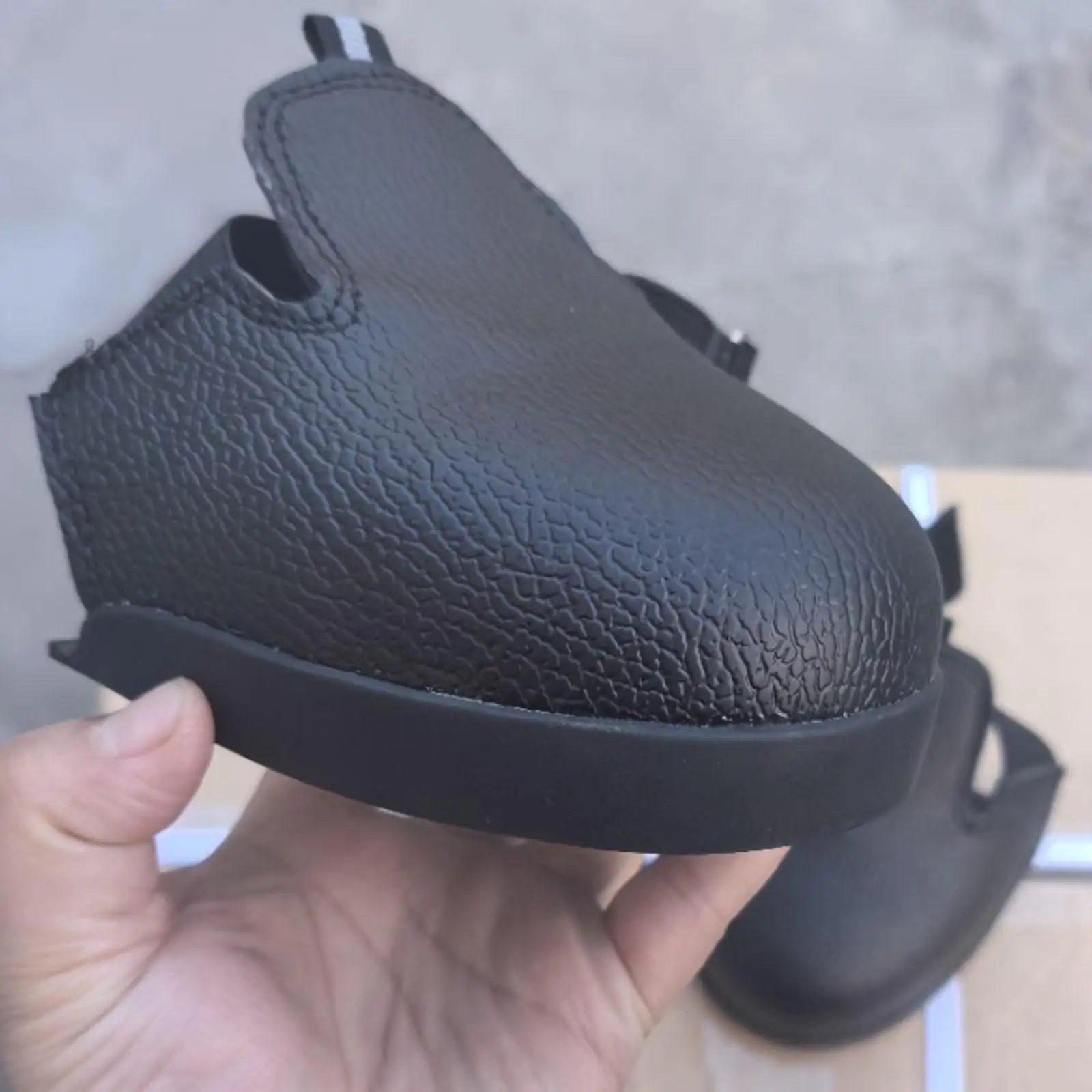 

Защитные накладки на обувь, накладки от ударов, бахилы, чехлы для обуви на рабочем месте