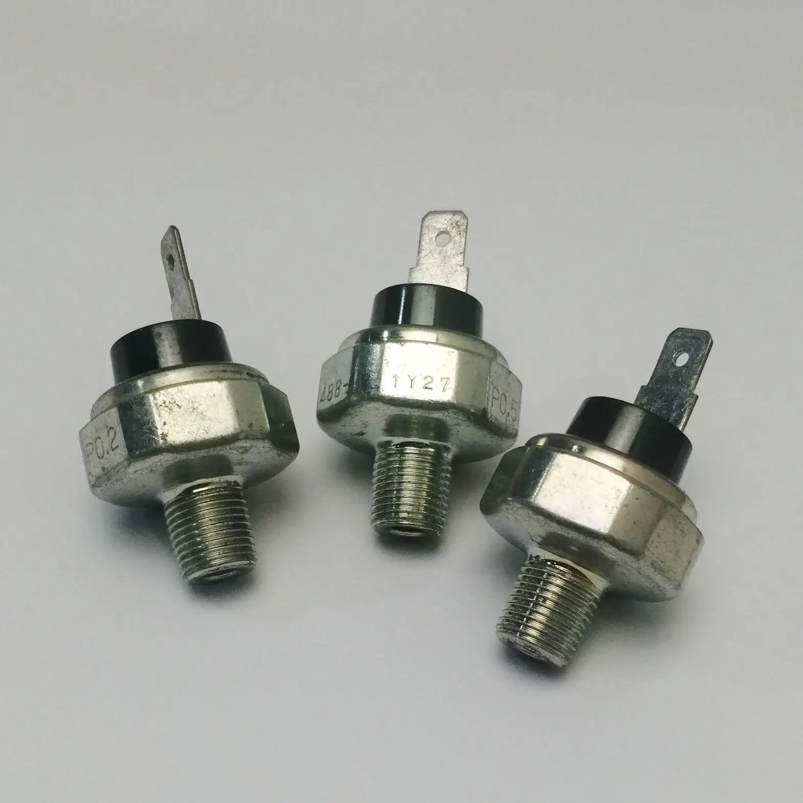 

MD138994 1258A002 MD138993 for Opel Pajero oil sensor plug switch sensor