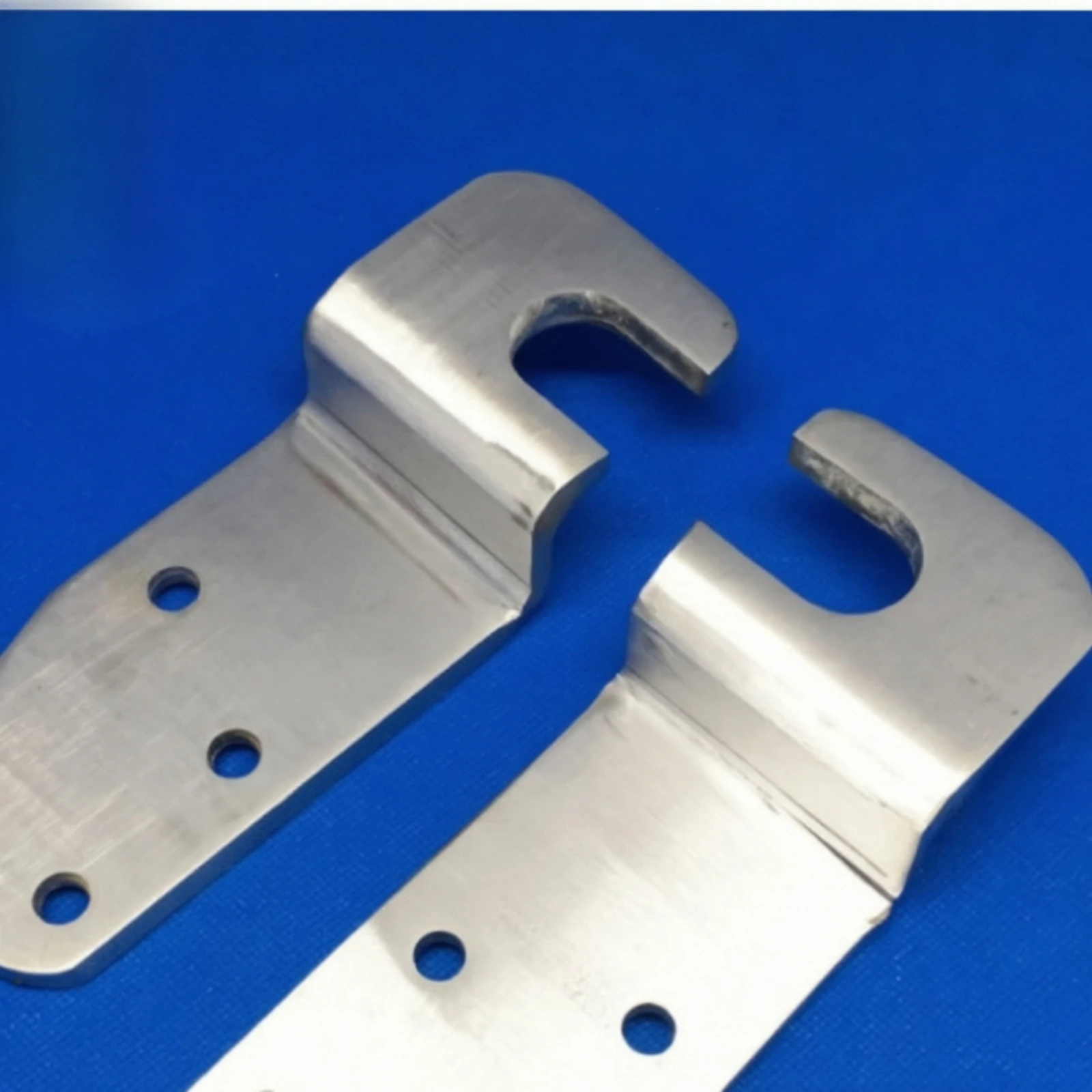 Vehicle Body Hook Corrosion-Resistant Wing-Body Truck Mounting Fitting Hardware Component Sturdy for Vehicle Fabricators