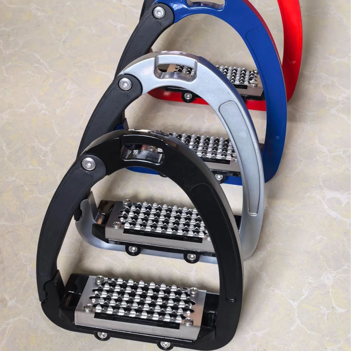 อานม้าอะลูมิเนียมอัลลอยด์ขายส่ง ขนาด 125 มม. อุปกรณ์ขี่ม้า