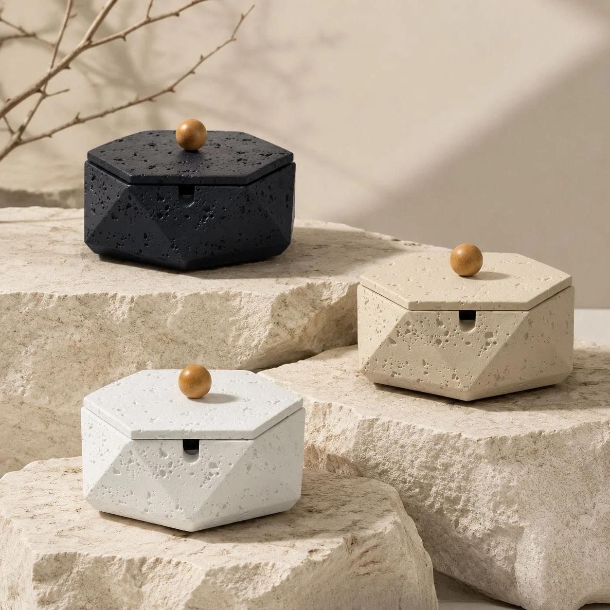 

Creative Polygonal Windproof Travertine Ashtray with Lid Storage Box Modern Hotel Office Large-Capacity Ashtray Desktop Ornament