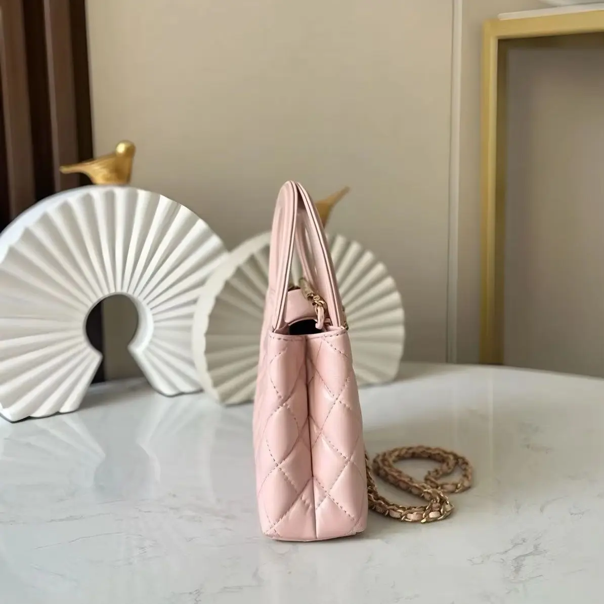 Sac à main mini matelassé rose poudré, poignée supérieure ronde, chaîne en cuir tressé doré, sac bandoulière, inspiré des créateurs de luxe, pour mariage romantique, sac à main mini pour femme