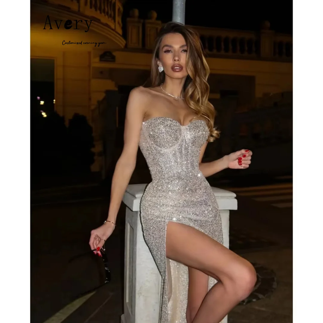 فساتين Avery مخصصة على شكل قلب بدون أكمام بفتحة جانبية لامعة لفساتين حفلات الزفاف الفاخرة 2025 فستان أنيق #1