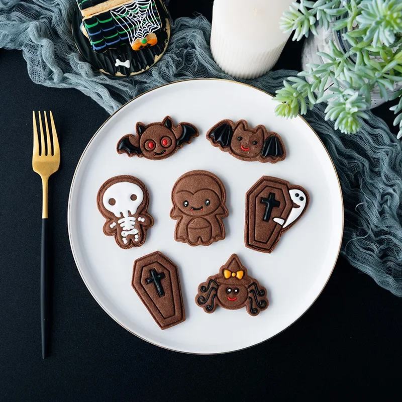 Cartoon Halloween Fondant Frosting Cookie Embosser Mold Cute Bat Ghost Skull Pumpkin Pattern Cookie Cutter Cake Stamps Moulds