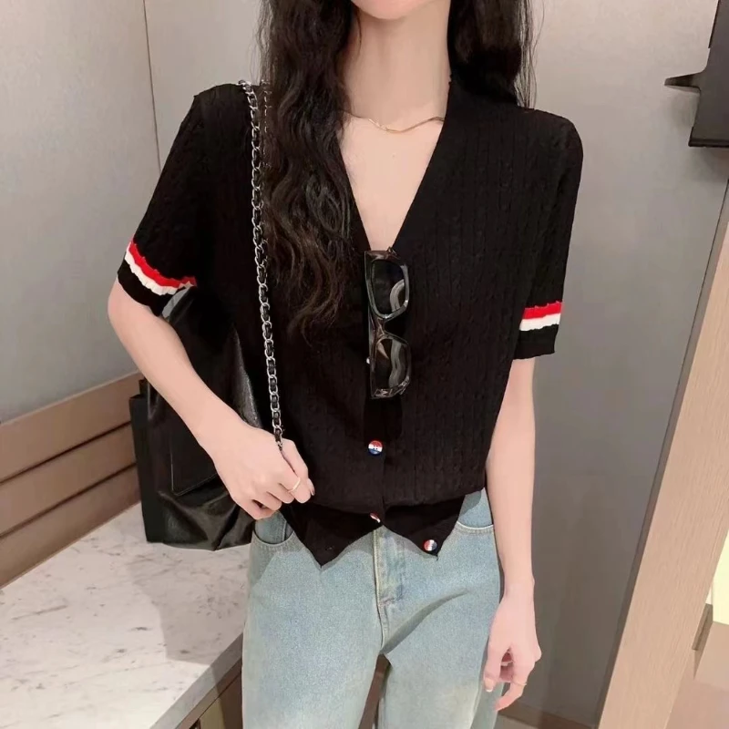 Women\'s 2024 Summer New Fashion Thin Spliced Buttons Loose V-neck Twist Ice Short Sleeve Cardigan Knitted All-match T-shirt Tops