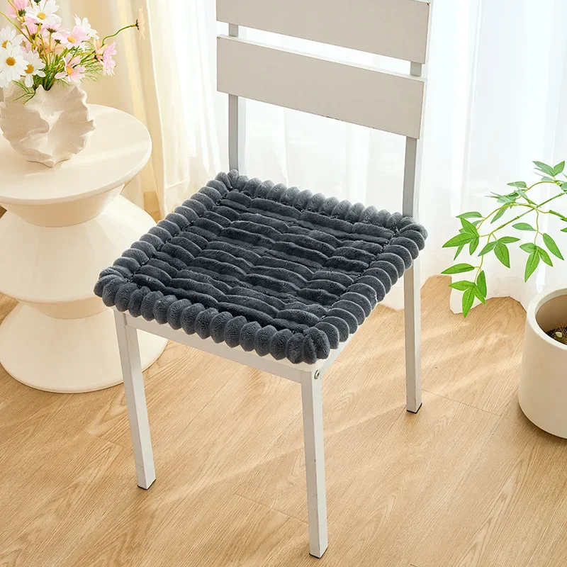 1PC Plush Seat Cushion Home Office Thermal Seat Cushion Student Classroom Seat Car Home Textile Home Decoration