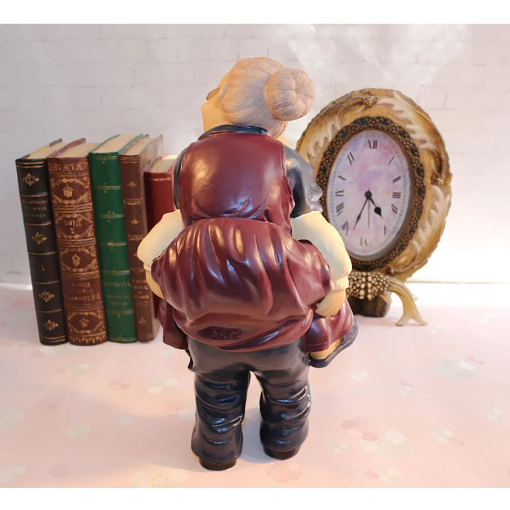 

Elderly Couple Resin Craft Ornament High Quality Desktop Decoration Suitable for Birthday Anniversary Wedding Gift
