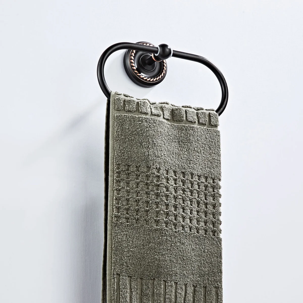 Elegante portasciugamani ovale nero per montaggio a parete, portasciugamani da bagno, resistente alla ruggine, salvaspazio, accessorio moderno