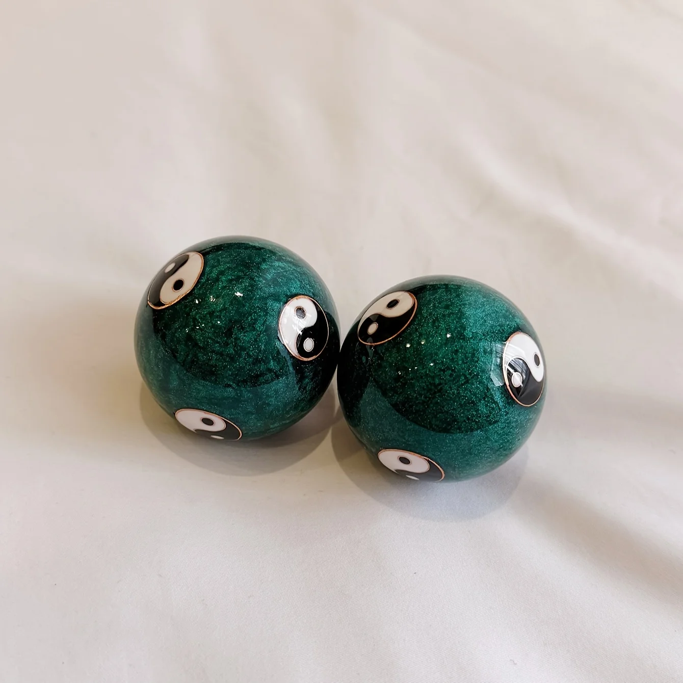 Chinese Retro Tai Chi Baoding Balls with Ring Sound Portable Pocket Size Hand Wrist Exercise Massage Stress Relief Balls