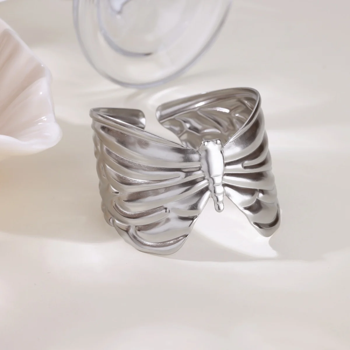 

Браслеты-манжеты в стиле панк серебряного цвета с бабочками для женщин и мужчин, открывающиеся браслеты, женские ювелирные изделия из нержавеющей стали, пульсеры