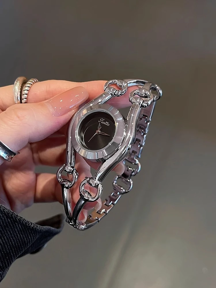 Retro Watch Women's Genuine Brand Light Luxury Niche Women's Luxury High-end Bracelet Steel Belt Women's Watch