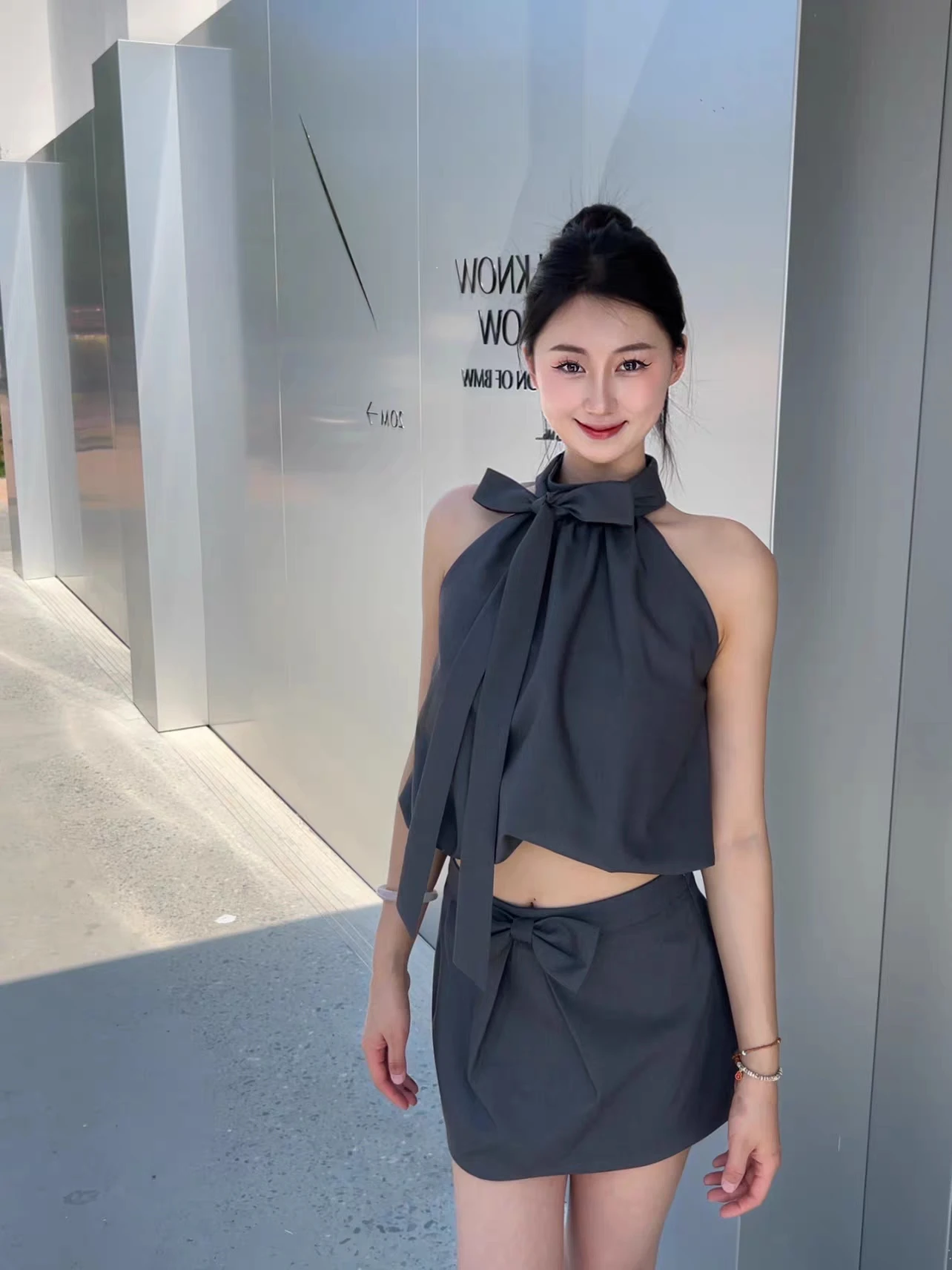 

Summer Women's Knot Short Vest Top High Waist Slimming Skirt Two-Piece Set Fashionable Gathered Design Casual Outfit