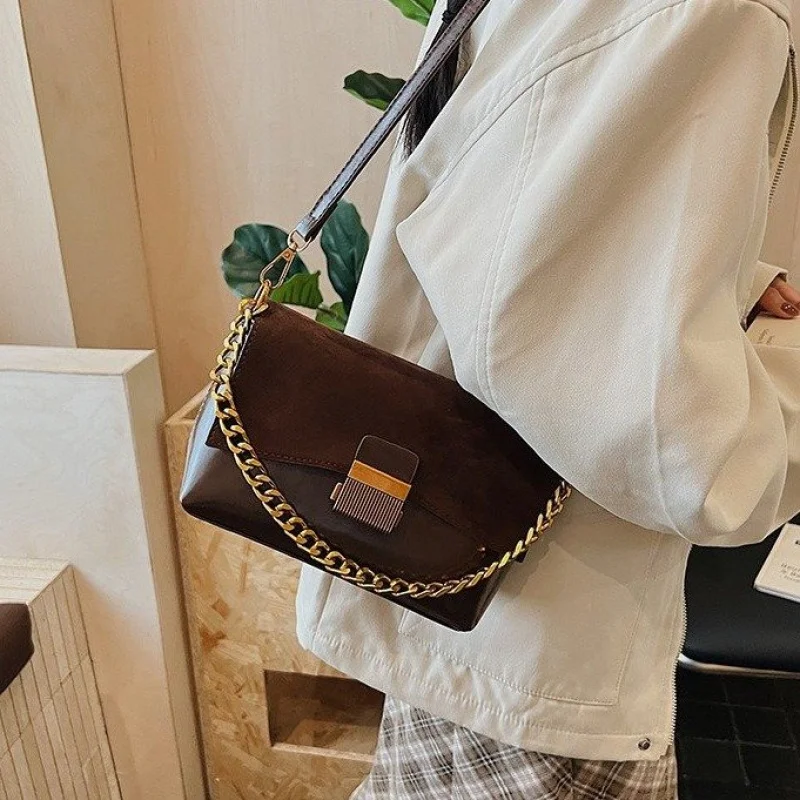 حقيبة حمل من القش مستوحاة من الطراز القديم للسيدات مع مادة طبيعية وحواف جلدية للصيف #4