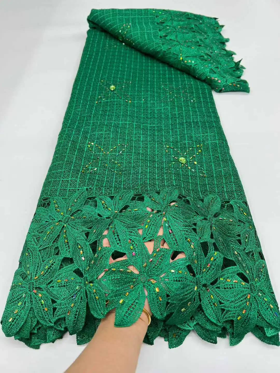 

Новейшая африканская кружевная ткань 2026, нигерийская швейцарская кружевная ткань с камнями, молочная шелковая сетка, кружевная ткань в Дубае для шитья платьев