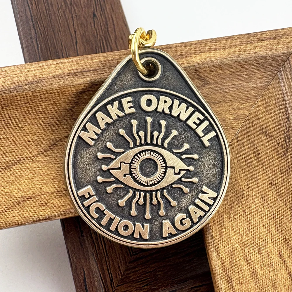 Llavero 'Haz de Orwell una ficción de nuevo' 1984 George Orwell, Regalo para amantes de los libros, Llavero con temática de novela distópica, Joyería para fans de la literatura, para bolso C