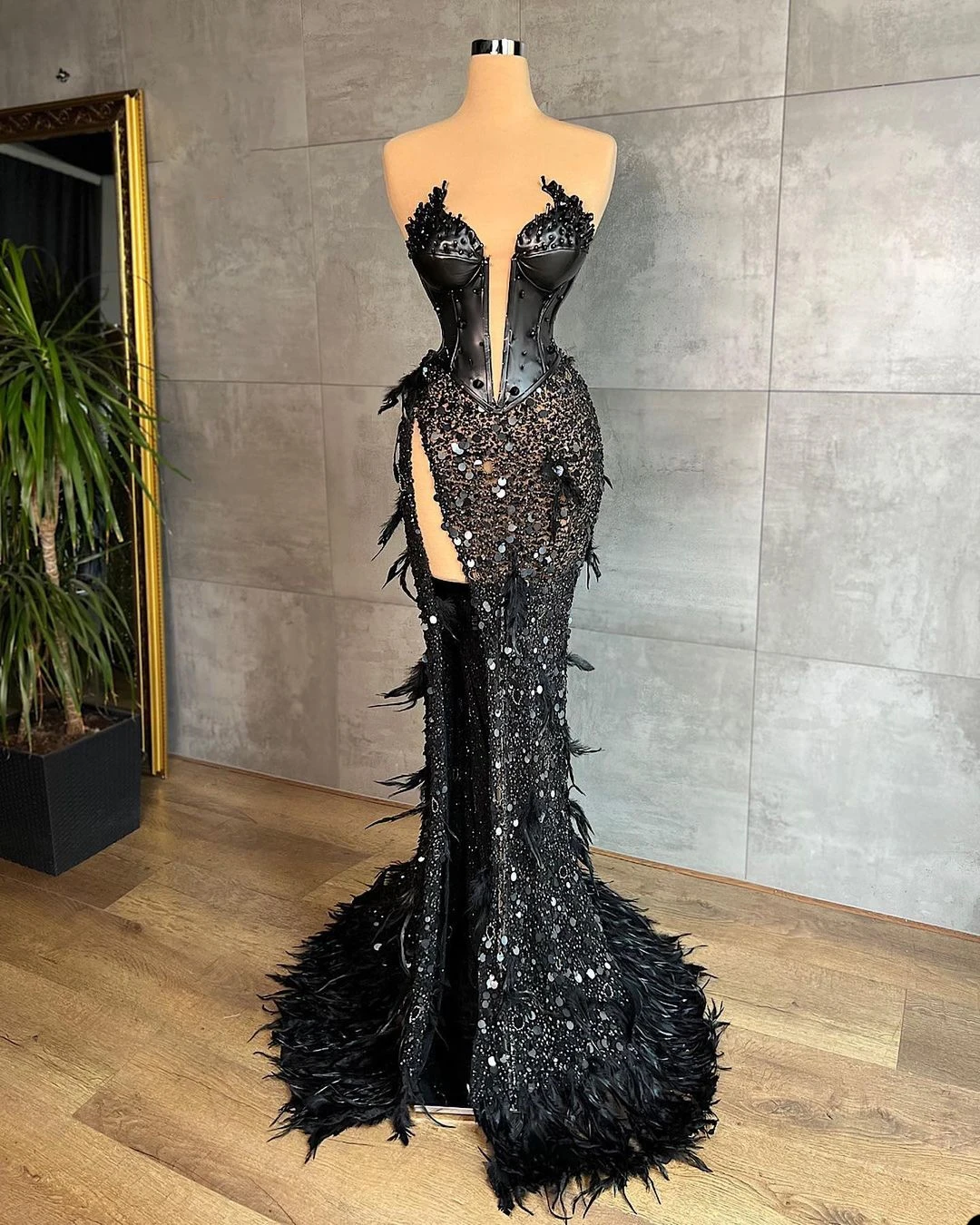 Glamorous Illusion Feathers Evening Dresses Sequined Prom Gowns Custom Made Side Split Beaded Party Dresses