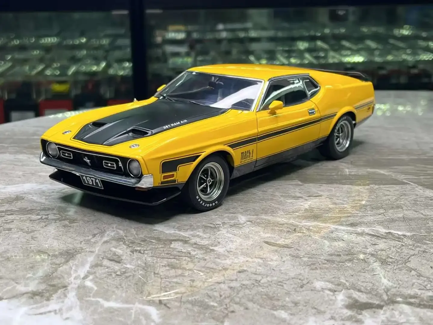 

Autoart 1:18 MACH I желтая имитация ограниченной серии, все открытые металлические статические модели автомобиля из сплава, игрушка в подарок