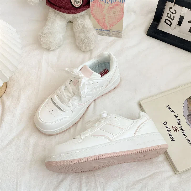 Sneakers Baru Wanita Warna Solid Berenda Bawah Datar Sepatu Putih Kecil Sol Tebal Sepatu Ujung Bulat Sepatu Papan Siswa Wanita