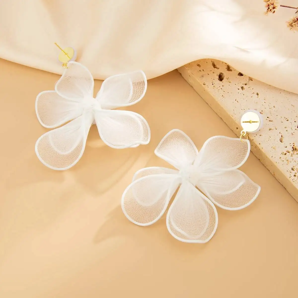 مزاجه Salircon مبالغ فيها تقليد اللؤلؤ زهرة كبيرة قلادة أقراط للنساء العصرية أنيقة الأذن اكسسوارات مجوهرات