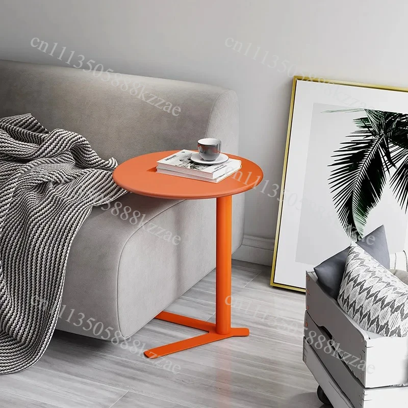 Iron Side Table Minimalist Bedside End Tables Compact Coffee Table for Living Room Balcony Retro Accent Desk with Trendy Design