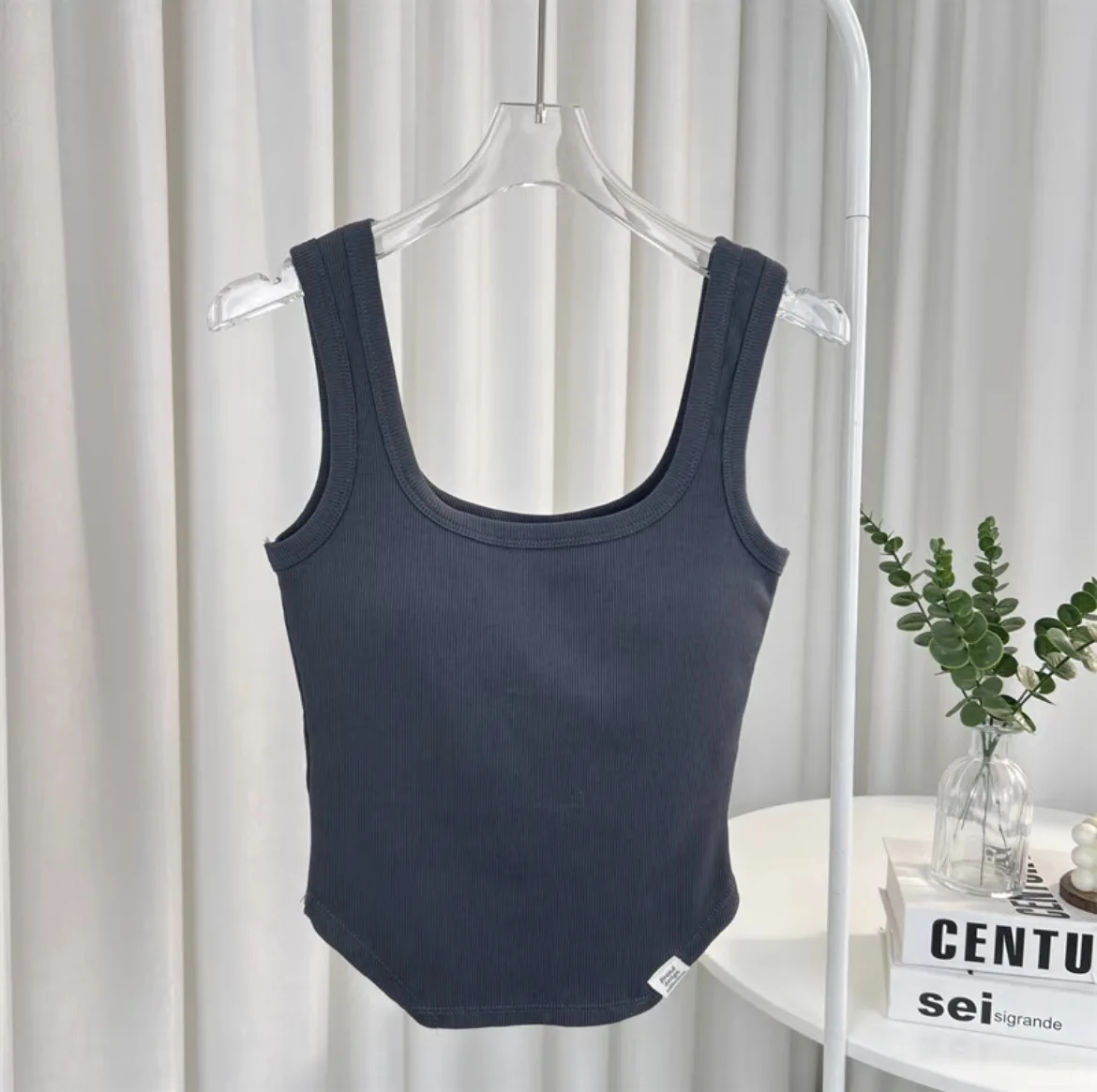 Women Crop Tops Sexy Seamless Underwear Streetwear Sports Tee Sexy Tank Top Female Breathable Fashion Padded Camisole Summer