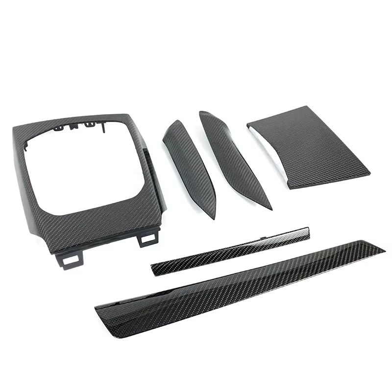 

Накладка на центральную консоль из карбона для BMW 3 серии G20 G23 430i 330i G22 G23 G82 G83