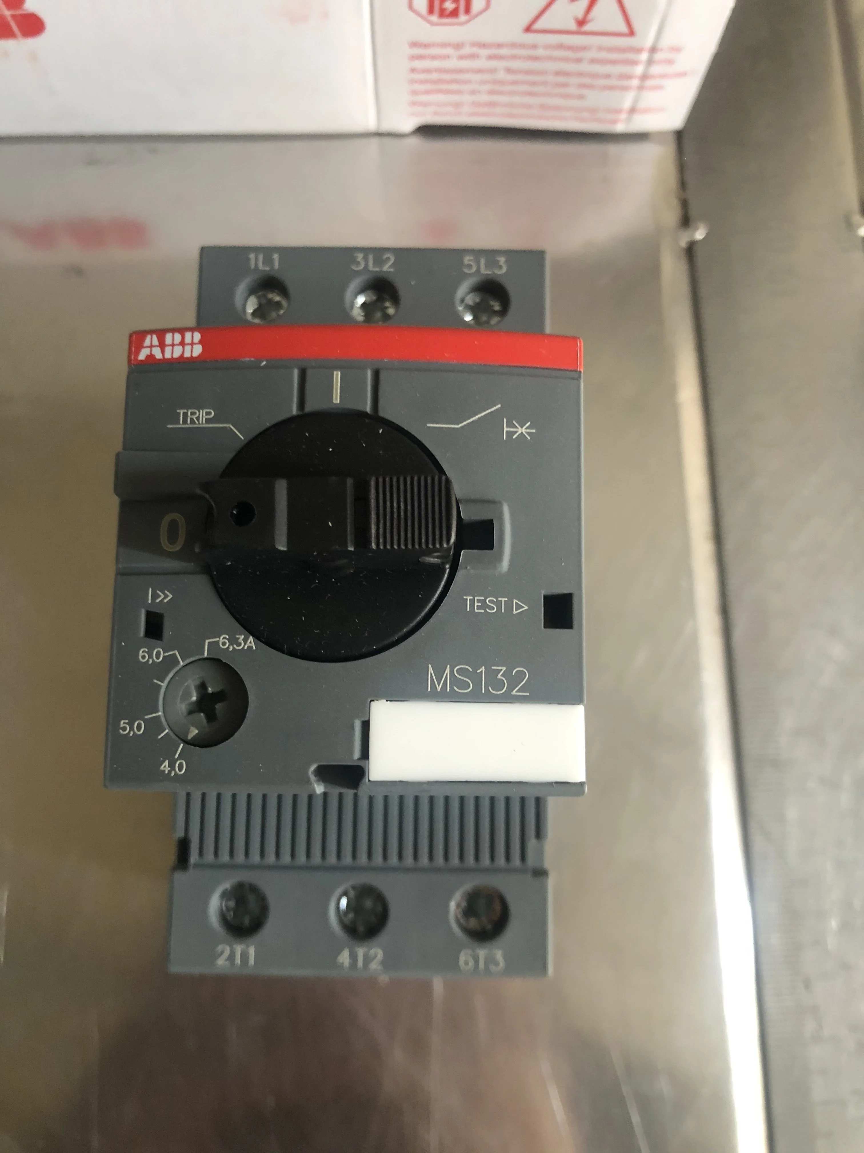 

ABB Motor protector circuit breaker MS132 - 0.16 ...32 MS132-0.16 MS132-1.0 MS132-6.3 MS132-10 MS132-12 MS132-25 MS132-32