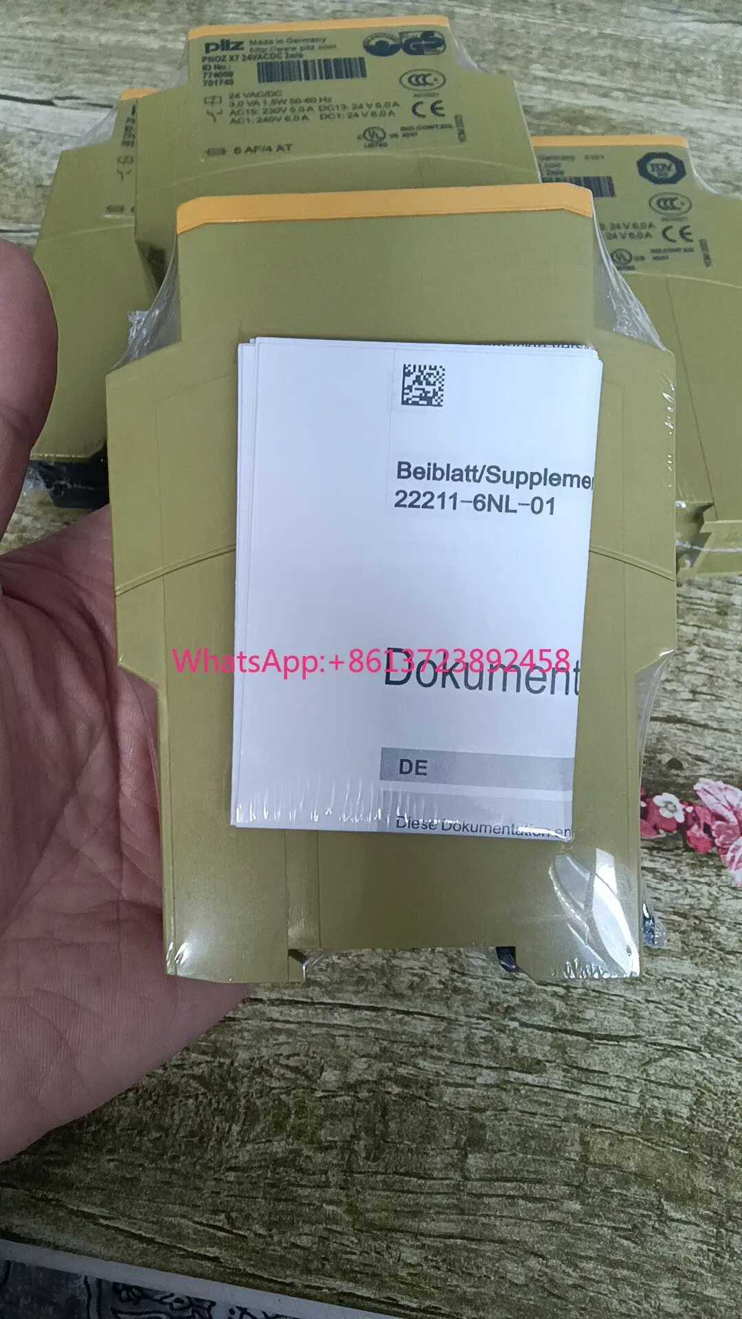 Pilz X7 774059 safety relay Germany in stock