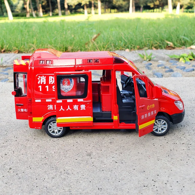 Sprinter MPV Fire Engine Ambulance Police Car Simulation Exquisite Diecasts & Toy Vehicles Double Horses 1:32 Alloy Car Model