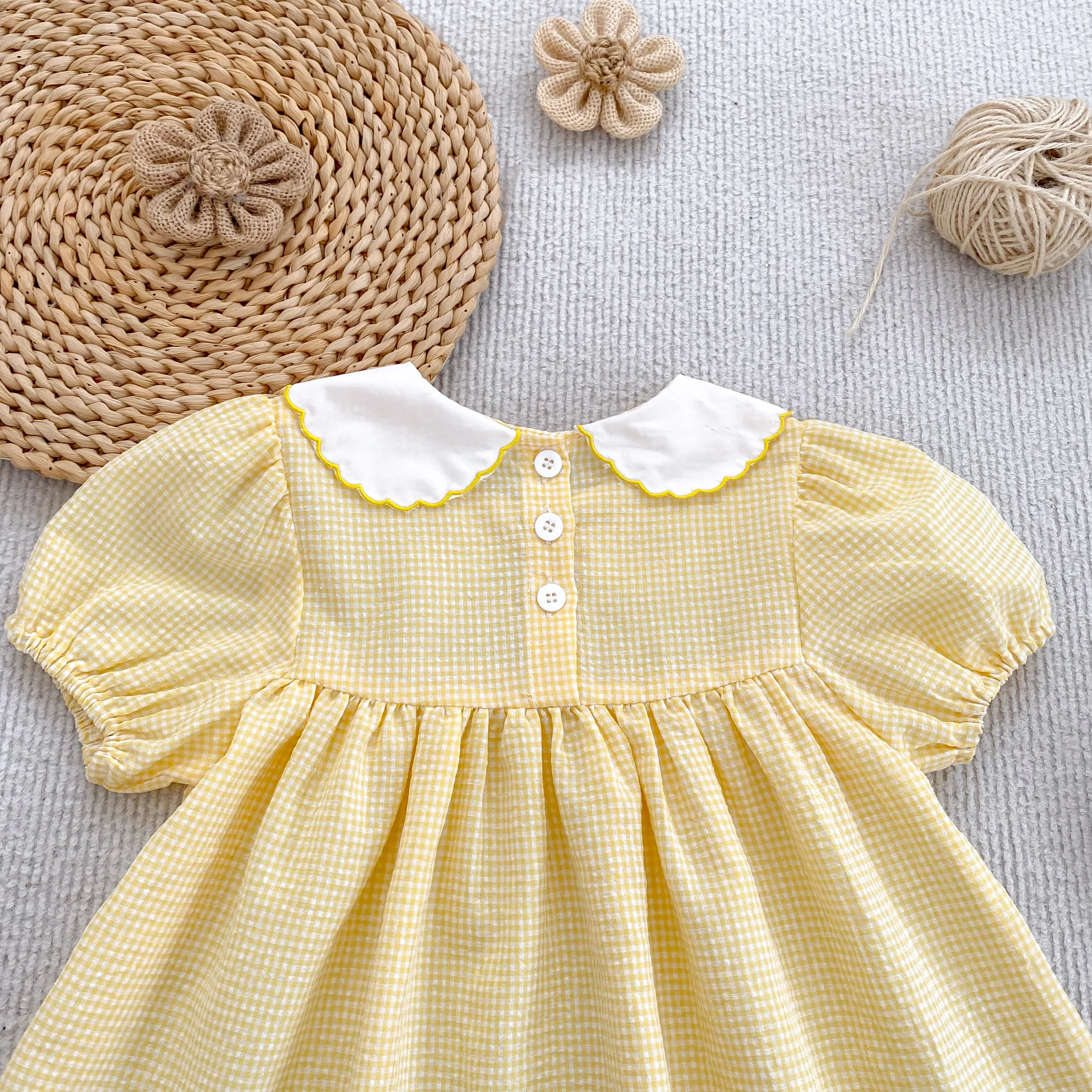 2026 Sommer 2-6 Jahre Kinder Karo-Süßes Partykleid 0-24 Monate Baby Mädchen Stickerei Kragen Kurzarm Body Gelbes Schwesterkleid – Detail 22