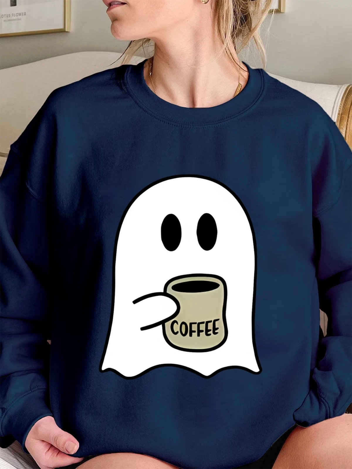 女性の面白いハロウィンコットンクルーネックスウェットシャツコーヒーを飲むグラフィックパーカーソフト通気性秋クルーネックプルオーバー