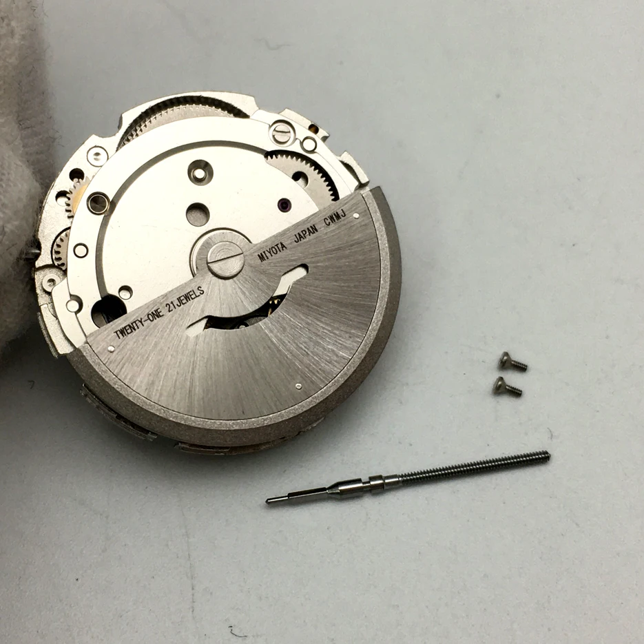 il nuovo movimento meccanico automatico 8215 è adatto per le parti di ricambio del movimento con datario bianco delle custodie per orologi da uomo