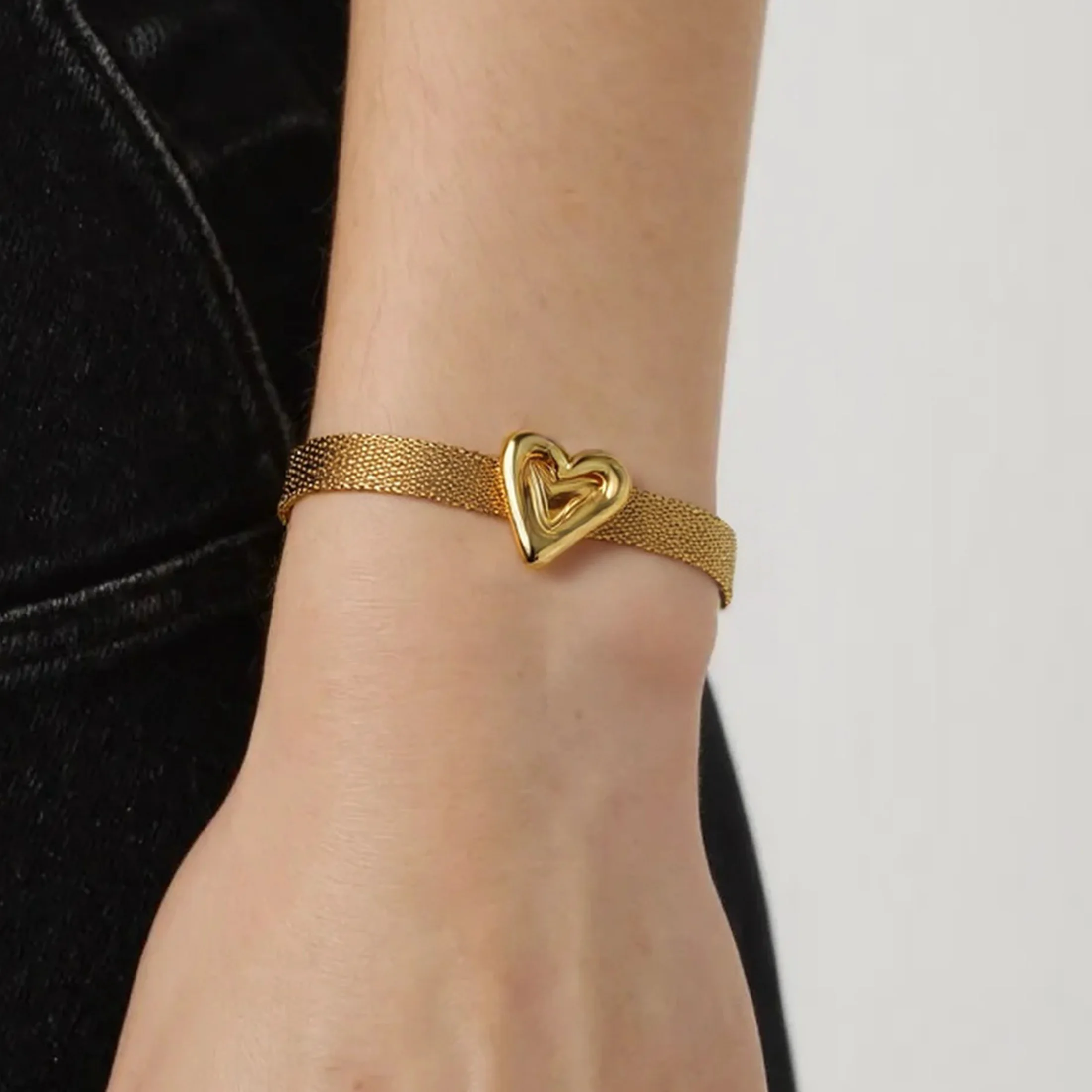 

Golden Tone Stainless Steel Mesh Bracelet with 3D Heart Charm for Women