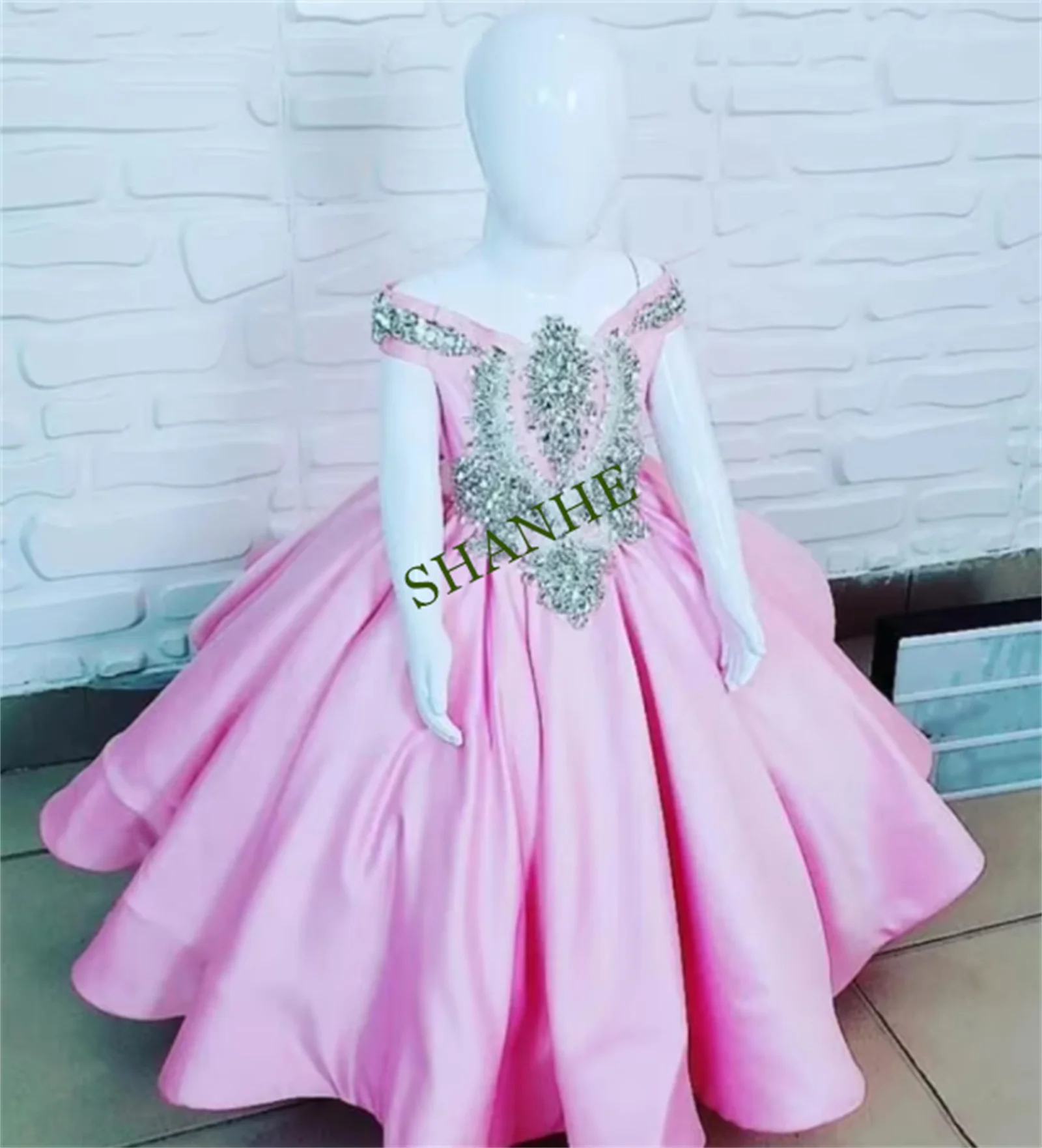 

CustomizedBaby Girls Birthday Dresses Pink Satin Silver Crystals Beads Kids Little Girls Clothes Wedding Flower Girl Dress