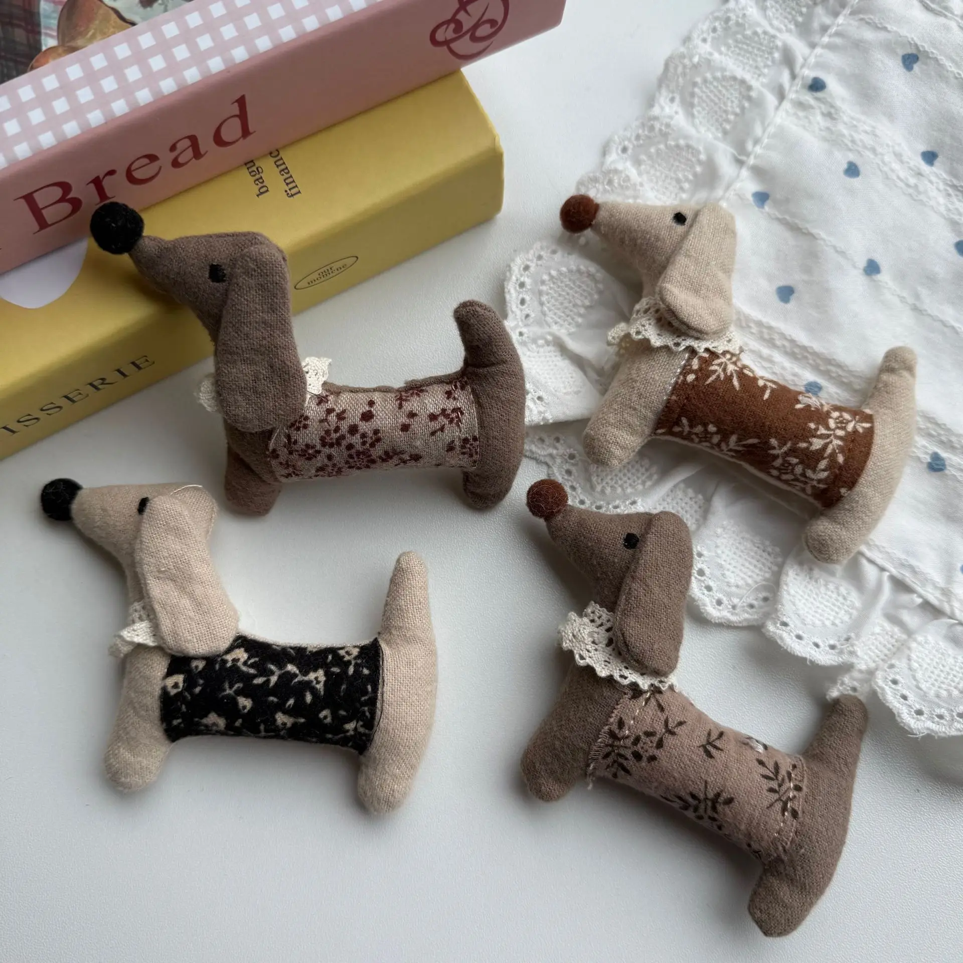 

Cartoon Plaid Dachshund Dog Embellishment for DIY Bag Clothing Accessory Versatile Handmade Sewing Patch Cute