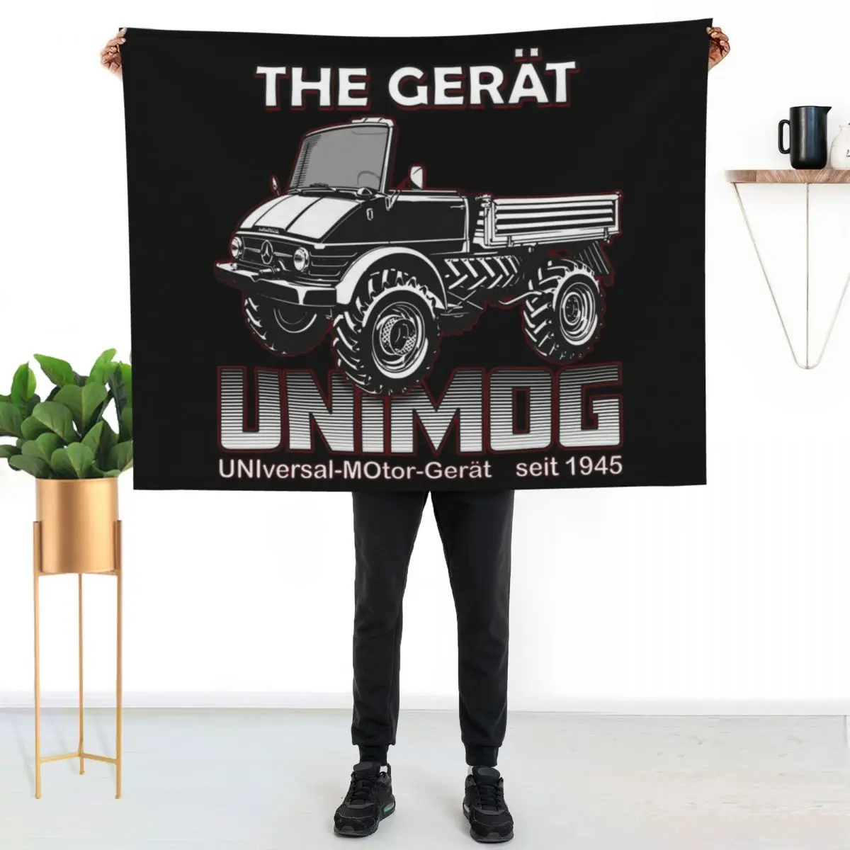 THE GREAT UNIMOG (UNIversal-MOtor-Ger?t) - on black Throw Blanket Blankets For Bed Bed linens Hair Weighted funny gift Blankets
