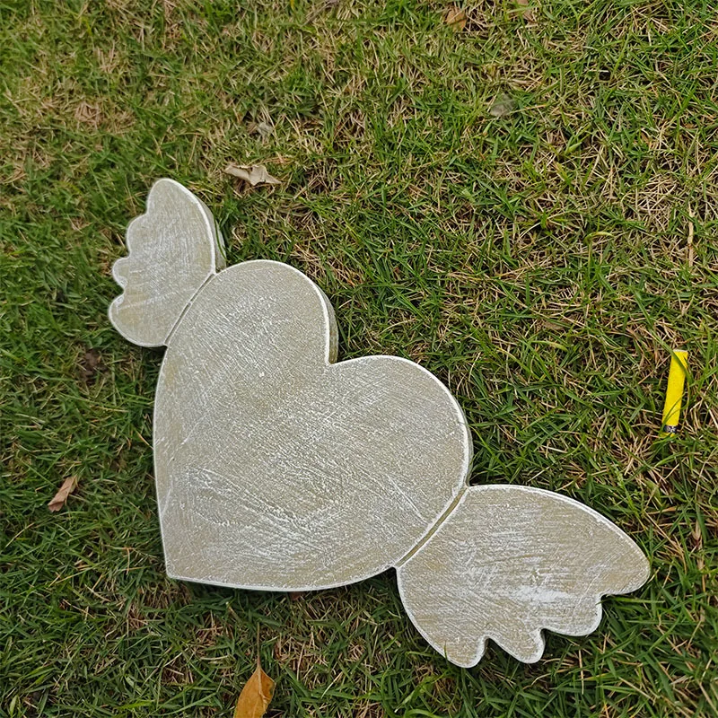 

New product: double heart-shaped dog figurine, resin pet tombstone/memorial monument, garden/courtyard animal sculpture.