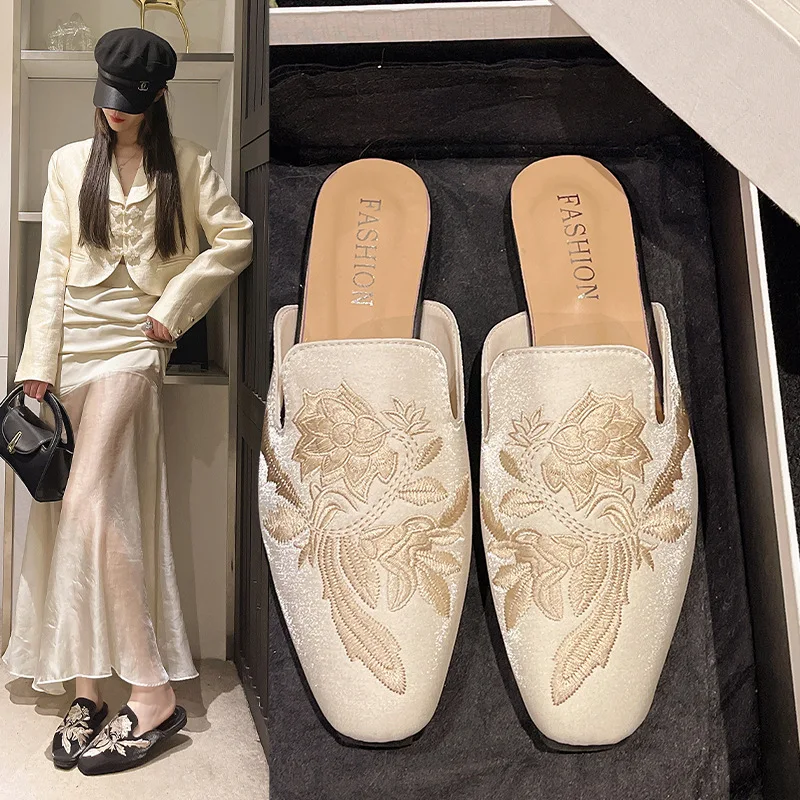 Flower Cover Toe Mules For Women 2025 Big Size Low Shoes Slippers Flat Pantofle Luxury Slides Loafers Pointed New Designer Fashi