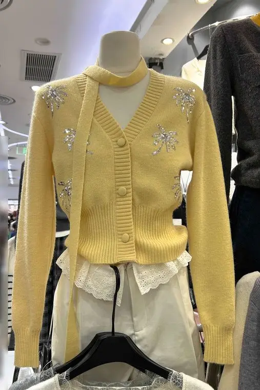 

2024 Autumn Winter French Elegant V Neck Button Up Knit Cardigan for Women Firework Sequin Design Soft Mature Cozy Sweater Top