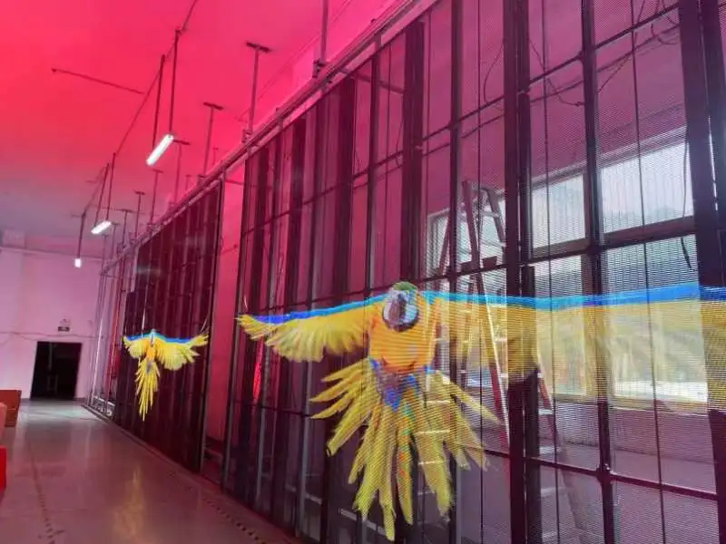 Opvouwbaar reclamescherm, transparant buitenscherm met led-verlichting en touchscreen