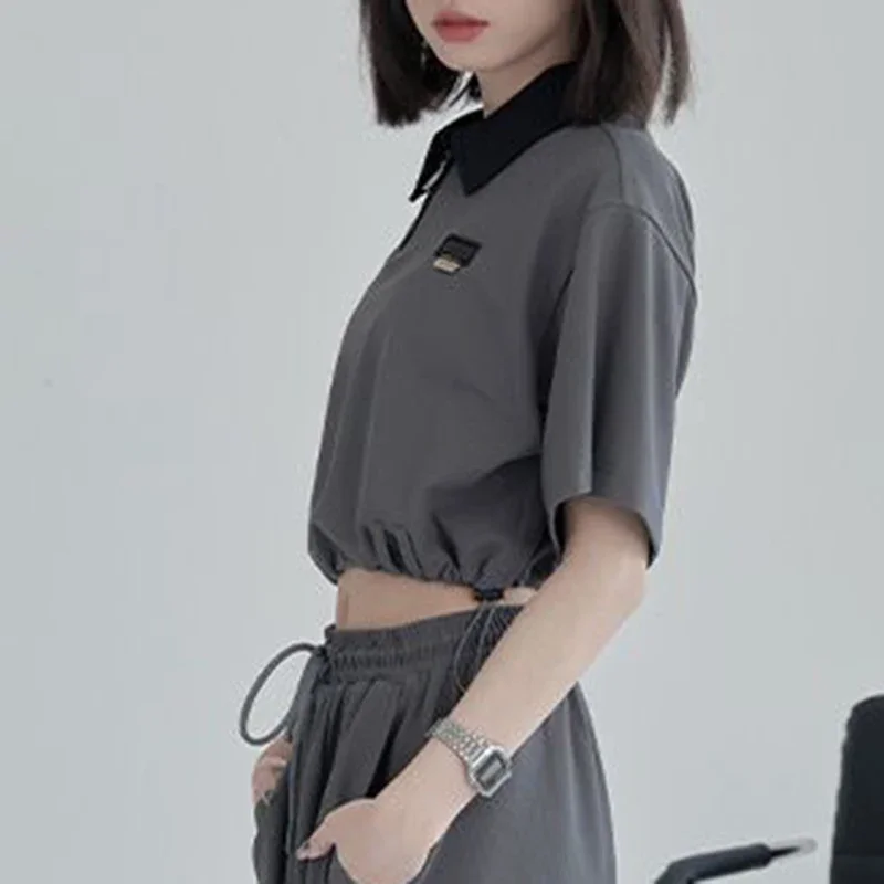 Belt cinched waist collar short T-shirt for female students, summer personalized loose design, zipper semi open collar top