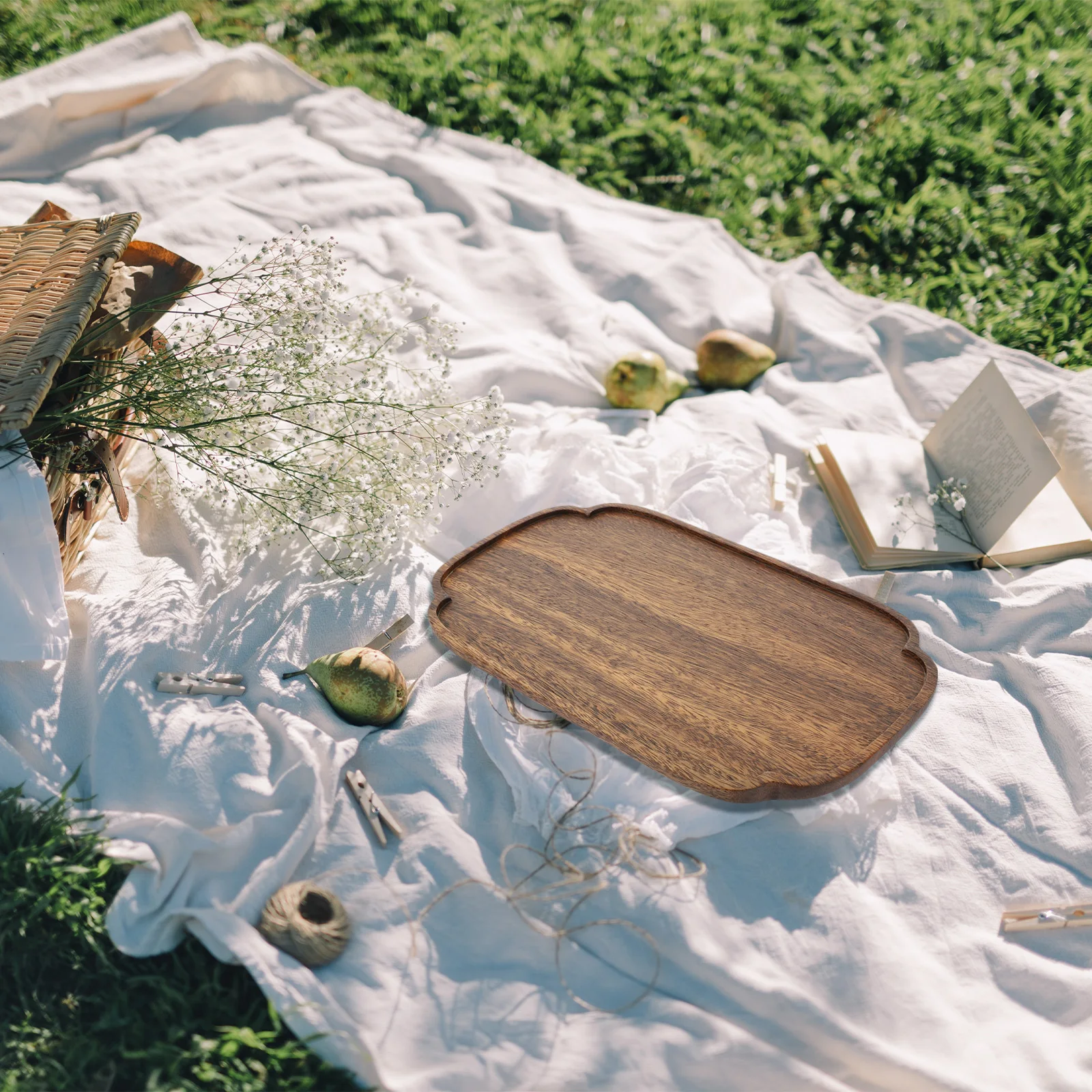 

Japanese Style Wood Serving Tray Smooth Polished Wooden Fruit Bread Plate For Home Coffee Shop Hotel Decorative Tabletop