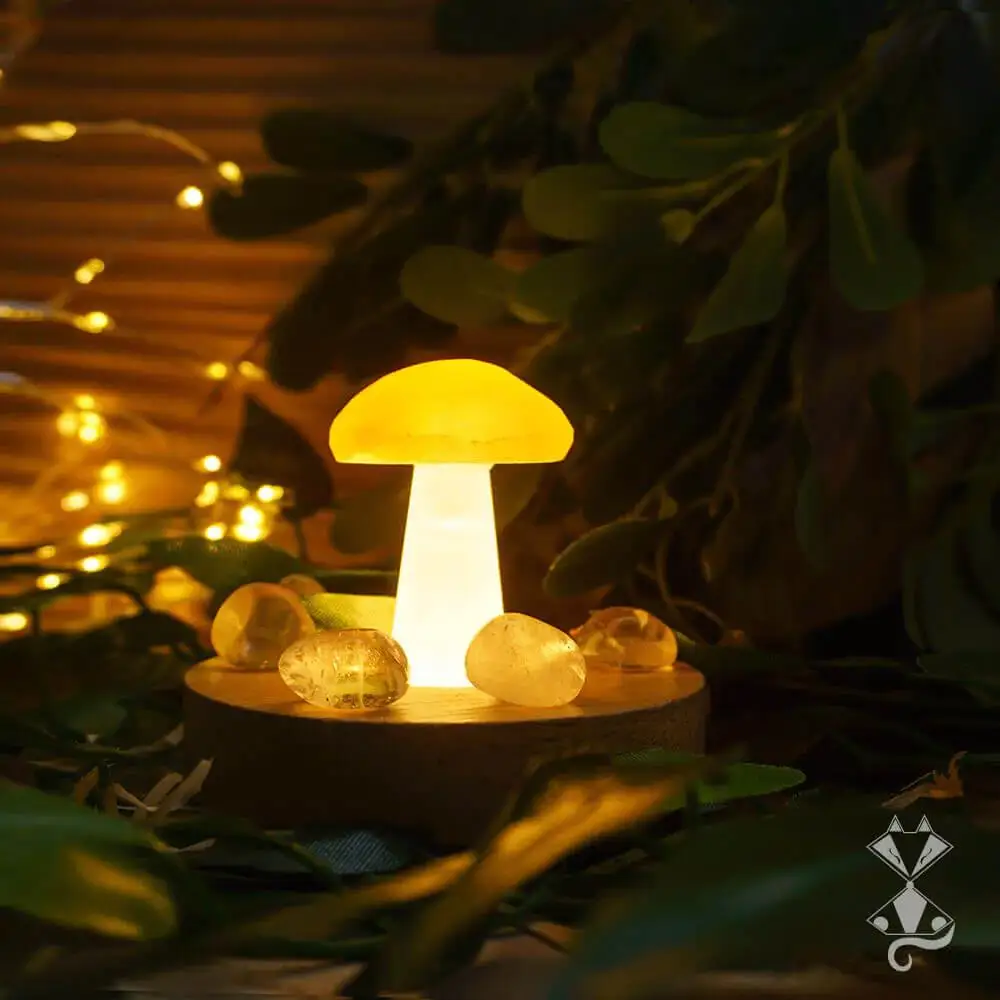 Natural Crystal Mushroom Clean Crystal Lamp For Home Decoration Irregular Crystal Geometry Small Night Lamp Ornament