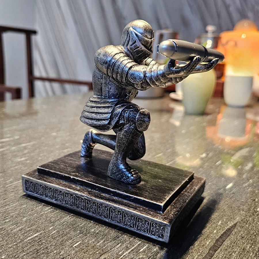 جديد فارس حامل قلم التنفيذي الجندي تمثال قلم رصاص حامل لملحقات المكتب ديكو القلم حامل مكتب منظم حامل القلم الرصاص #6